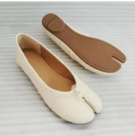 Tabielle Split-Toe Flats – Women's Leather-Look Shoes