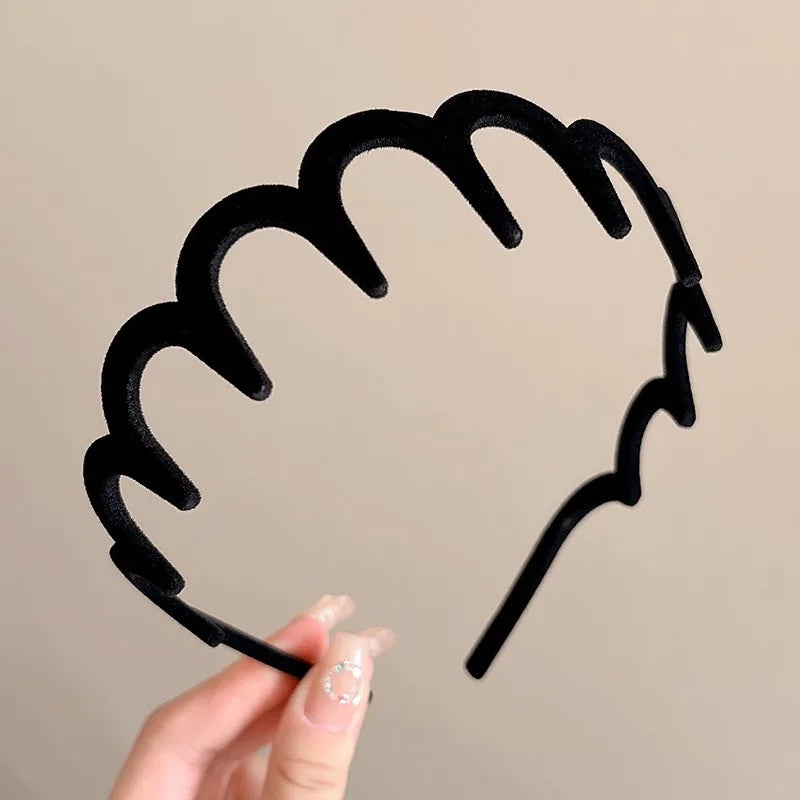 Veloura Fluffy Comb Headband – Women’s Non-Slip U-Shaped Hairband with Teeth | Soft Velvet-Look Hair Hoop | Everyday Hair Accessory