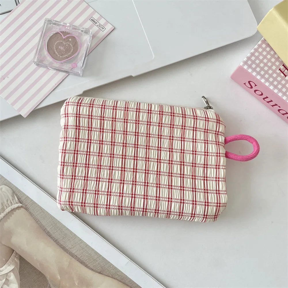 Meadowelle Floral Coin Purse – Women’s Small Zipped Wallet | Portable Lipstick & Key Pouch | Compact Cosmetic and ID Storage Bag