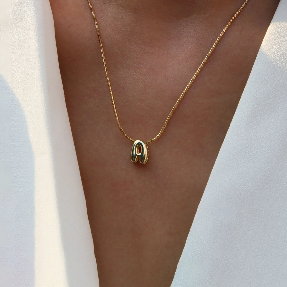 Aloura Bubble Initial Pendant Necklace – Gold-Plated Alphabet Letter Chain | A–Z Personalised Jewellery | Women’s Statement Necklace