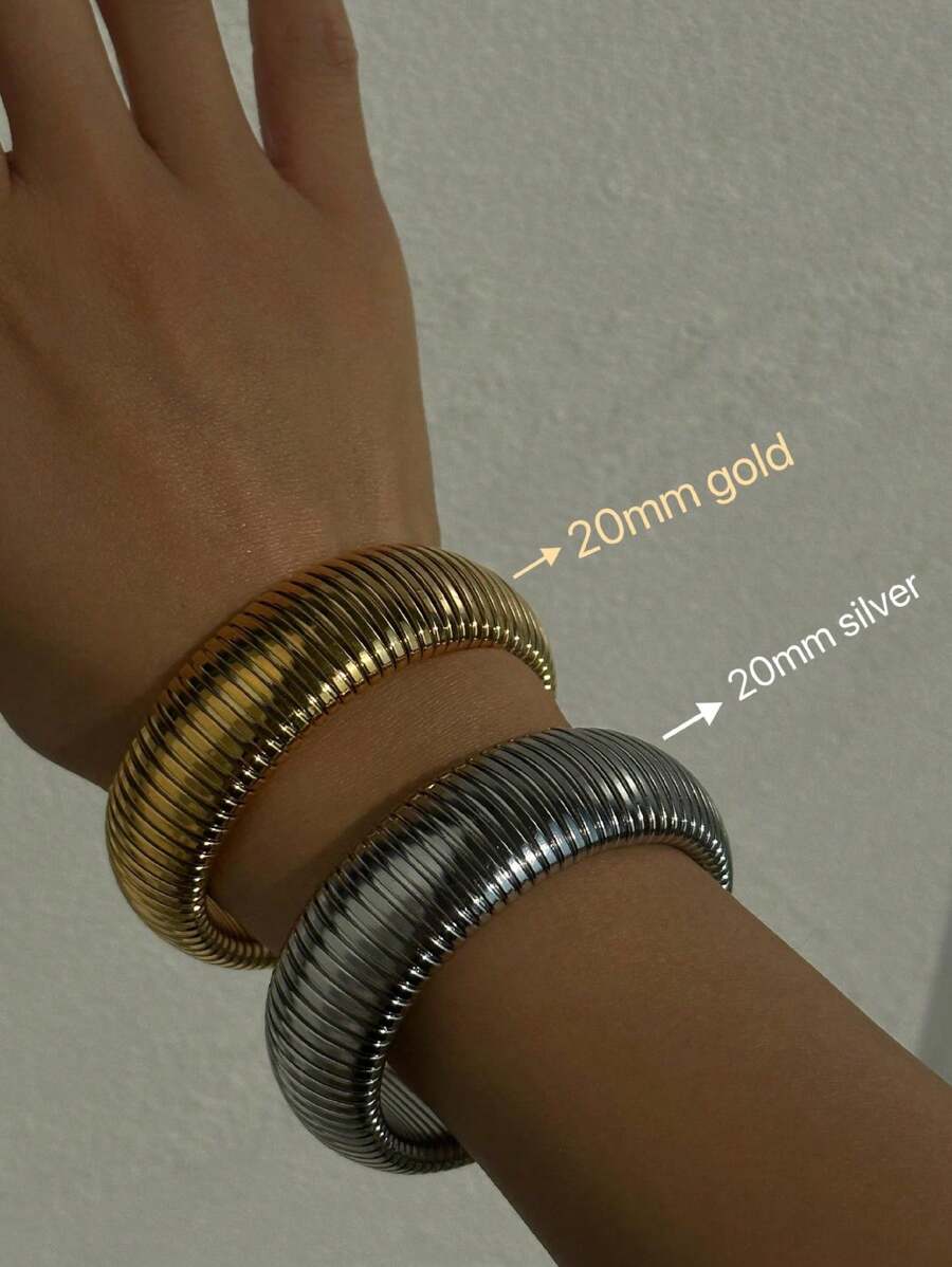 Ondine 20 mm size reference — gold bracelet indicated by the upper arrow; silver shown for comparison