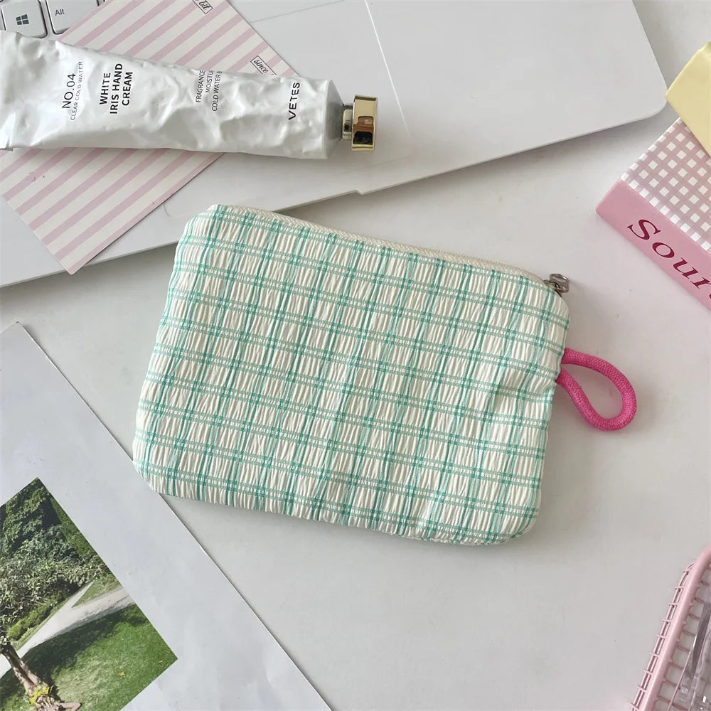 Meadowelle Floral Coin Purse – Women’s Small Zipped Wallet | Portable Lipstick & Key Pouch | Compact Cosmetic and ID Storage Bag
