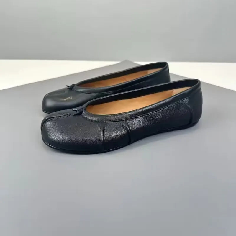 Tabielle Split-Toe Flats – Women's Leather-Look Shoes