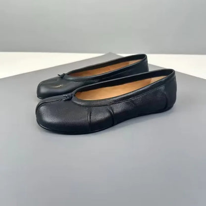 Tabielle Split-Toe Flats – Women's Leather-Look Shoes