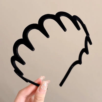 Veloura Fluffy Comb Headband – Women’s Non-Slip U-Shaped Hairband with Teeth | Soft Velvet-Look Hair Hoop | Everyday Hair Accessory