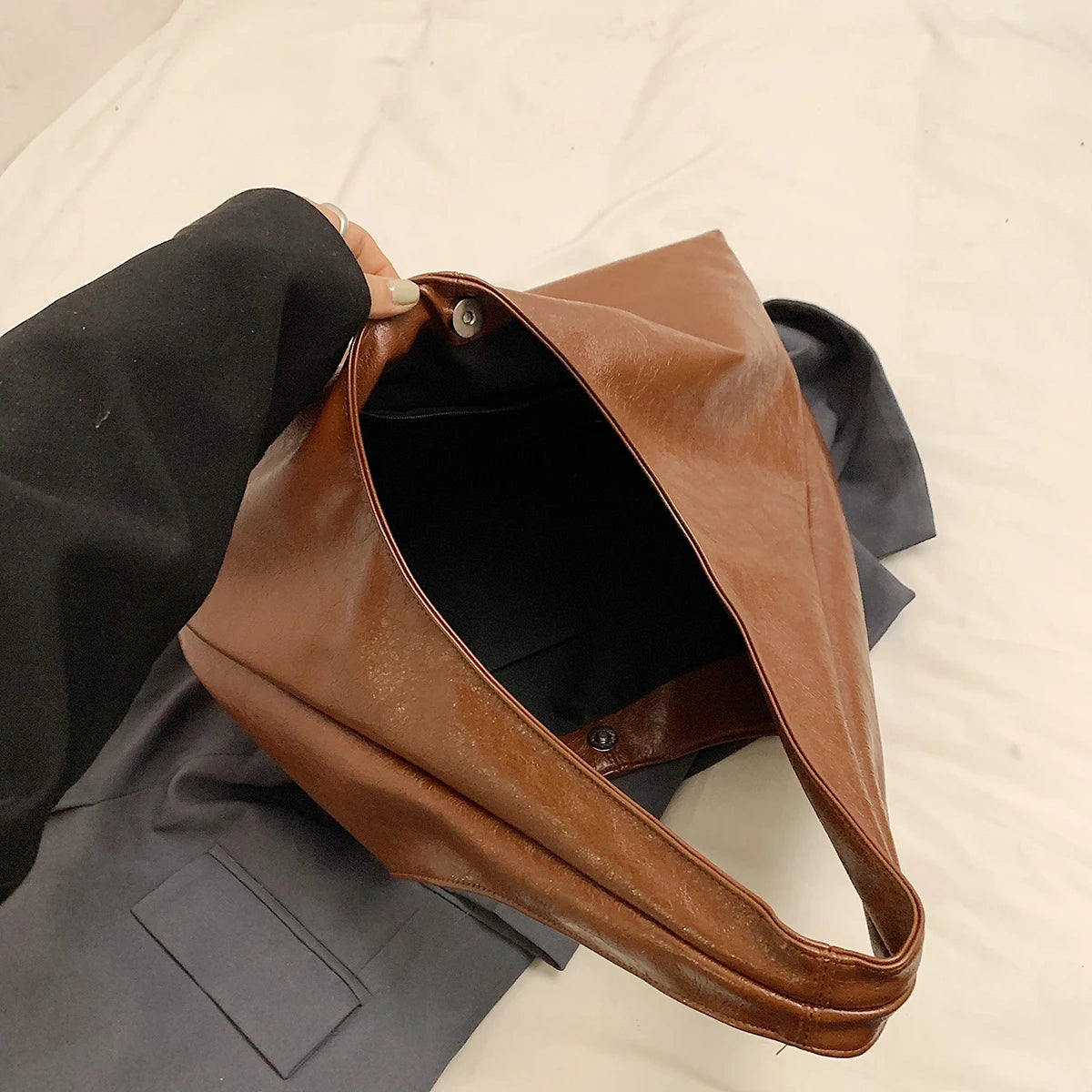 ElvaraHobo Shoulder Bag – Large PU Leather Underarm Handbag | Soft Baguette Purse | Everyday Women’s Bag