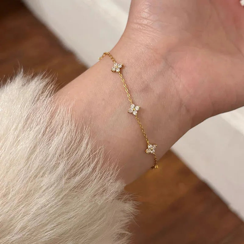 Aurelle Clover Zircon Necklace – 18K Gold-Plated Stainless Steel Chain | Four-Leaf Clover Jewellery | Elegant Women’s Gift