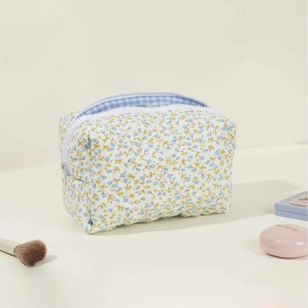 Florelle Personalised Floral Makeup Bag – Custom Name Embroidered Quilted Cosmetic Pouch | Women’s Travel Toiletry Organiser | Personalised Beauty Gift