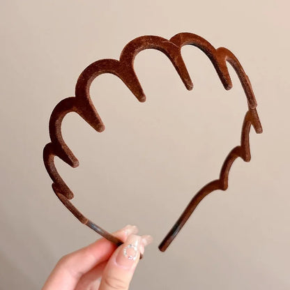 Veloura Fluffy Comb Headband – Women’s Non-Slip U-Shaped Hairband with Teeth | Soft Velvet-Look Hair Hoop | Everyday Hair Accessory