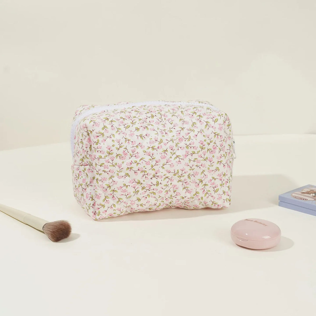 Florelle Personalised Floral Makeup Bag – Custom Name Embroidered Quilted Cosmetic Pouch | Women’s Travel Toiletry Organiser | Personalised Beauty Gift