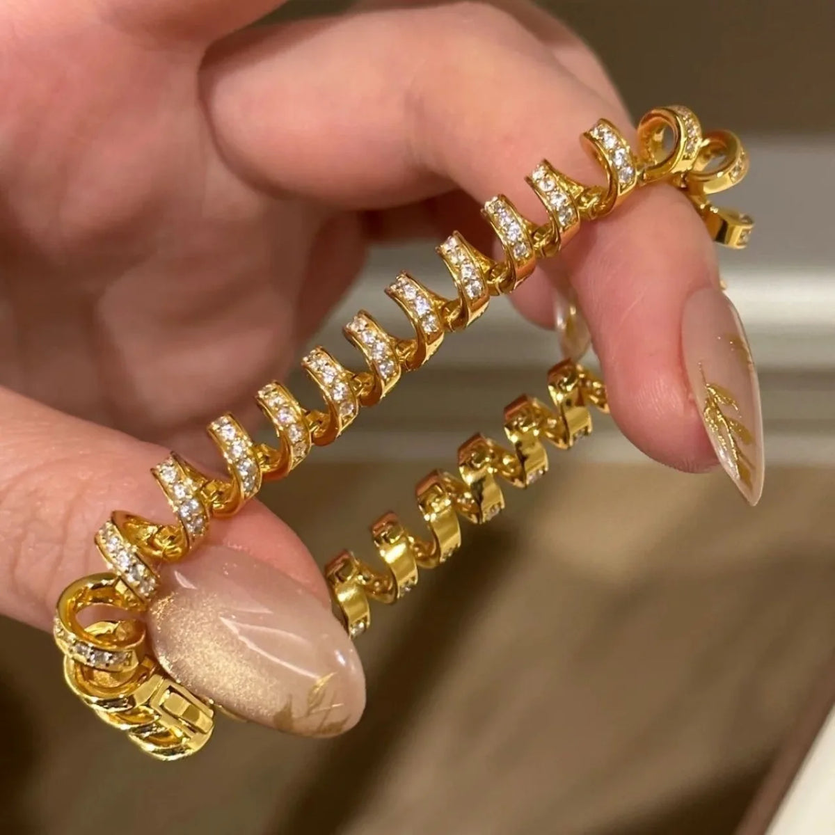 LumiCoil Crystal Wrap Bracelet – Sparkling Coiled Bangle | Diamond-Look Statement Jewellery | Elegant Women’s Bracelet