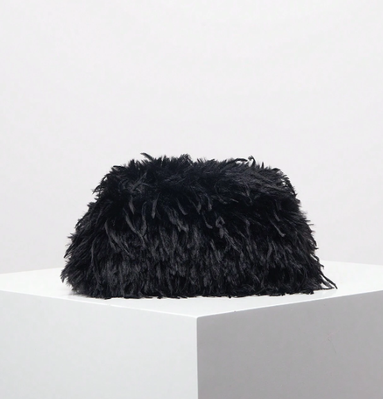 Amorette Fluffy Occasion Clutch