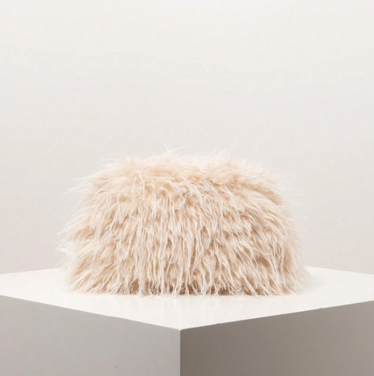 Veloura Fluffy Occasion Clutch