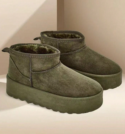 Brinelle Fur-Lined Platform Snow Boots – Women’s Suedette Winter Slip-On Shoes | Thick Sole & Cosy Lining | Autumn Winter Footwear