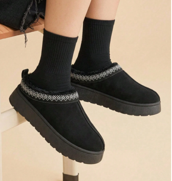 Velmora Fur-Lined Platform Snow Boots – Women’s Suedette Winter Slip-On Boots | Thick EVA Sole | Cosy Autumn Winter Footwear