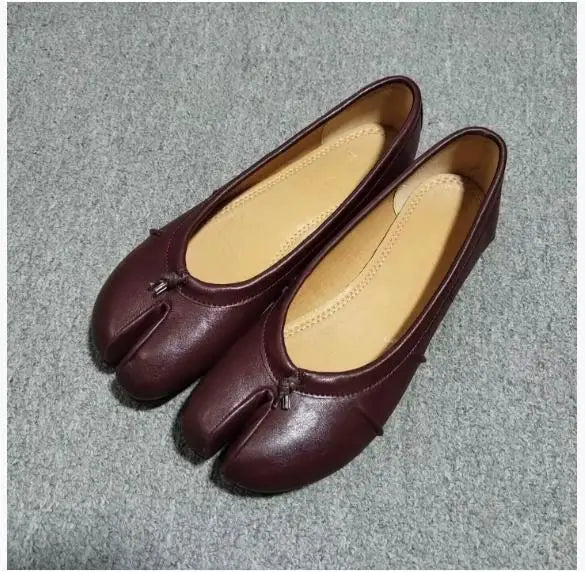 Tabielle Split-Toe Flats – Women's Leather-Look Shoes