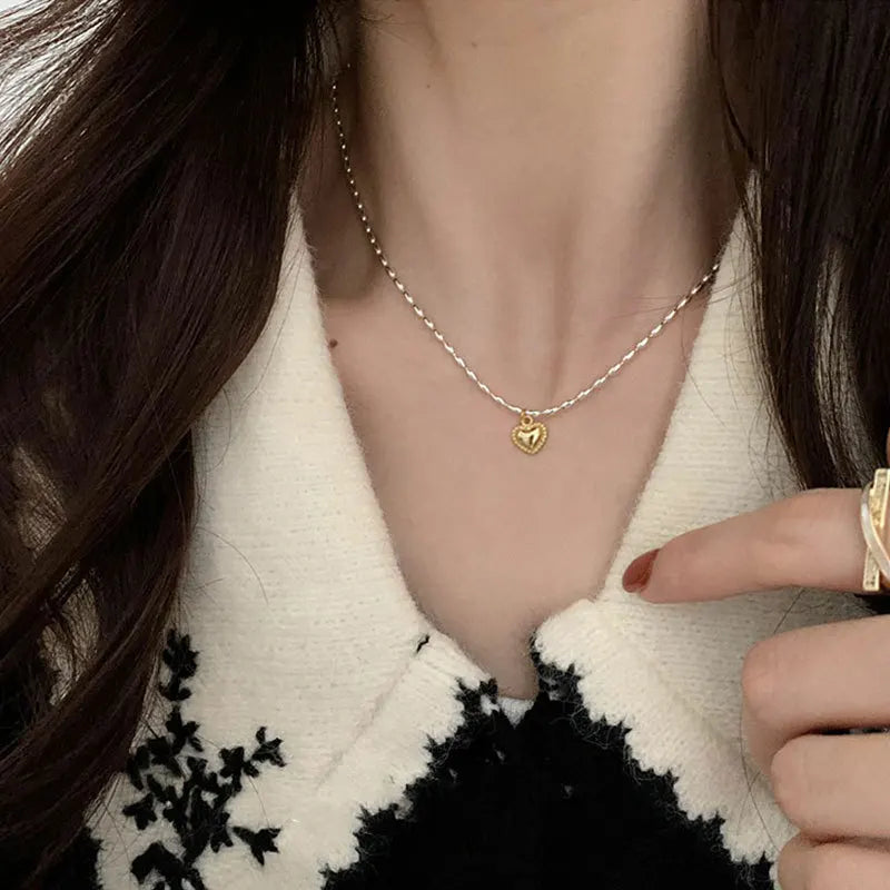 AmouraBead Geometric Heart Pendant Necklace – Vintage Beaded Choker | Minimalist Heart Jewellery | Women’s Statement Necklace